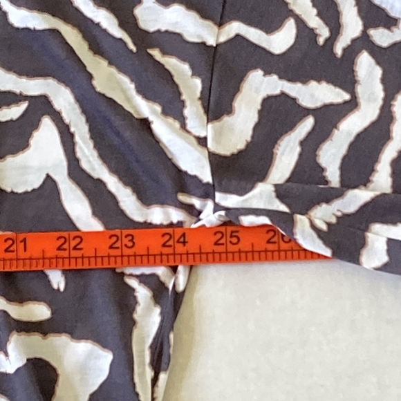 BNWT Women's Marks & Spencer Navy and White Animal Prints Jersey Blouse UK 18 - Picture 10 of 13